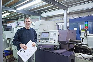 部分零售商已经上架《现代战争3》同捆新版PS5